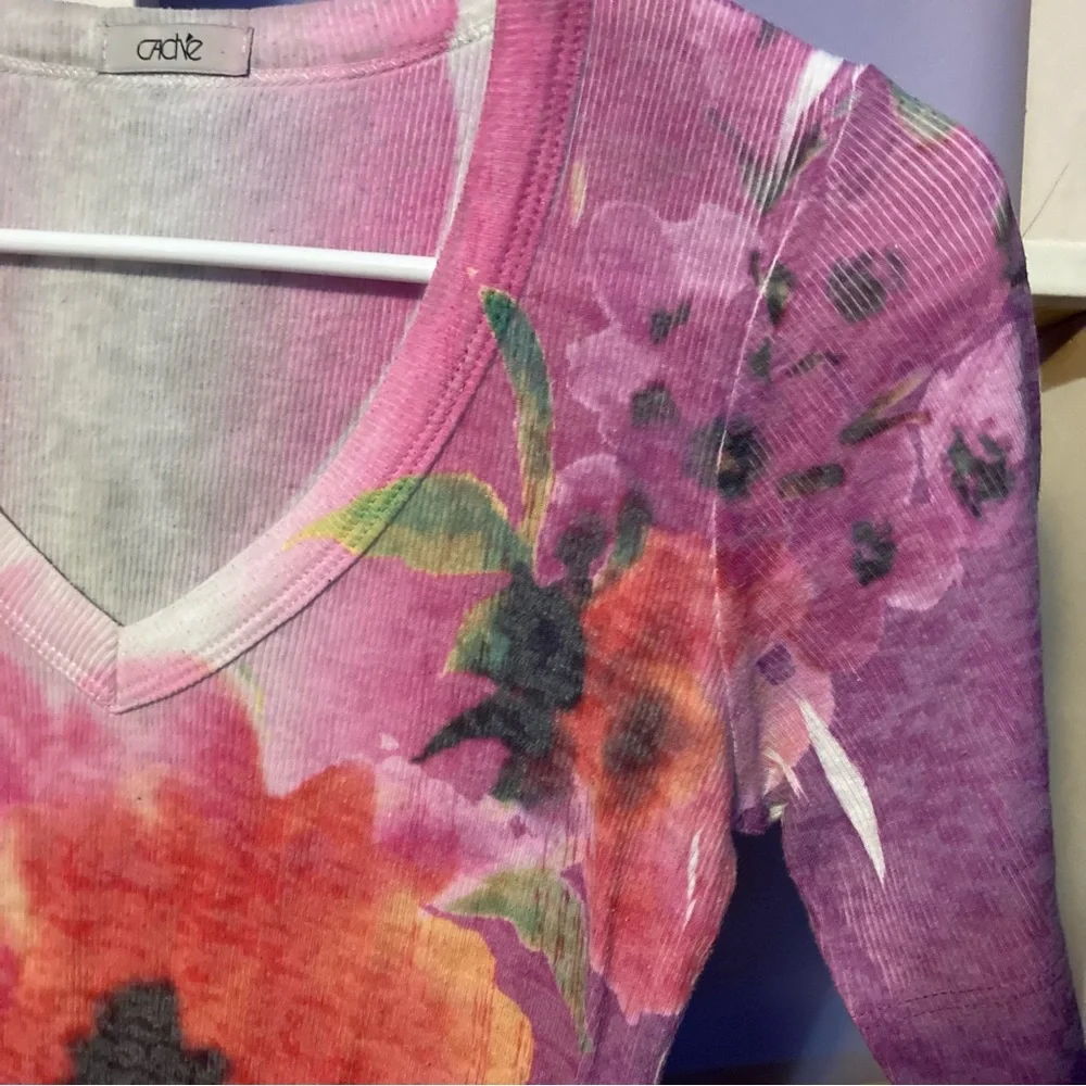 Cache v neck tee - Picture 2 of 5